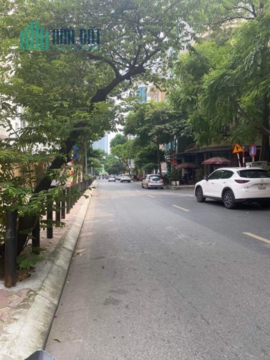 Chính Chủ Cần Bán Gấp Tòa Nhà Ở Đường Lê Đức Thọ. Vỉa Hè Đá Bóng. Xây 8 Tầng 1 Hầm Kinh Doanh Tốt.