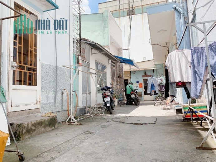 Nhà HXH đậu cửa Dương Đức Hiền, TP 50m2, gần trướng ĐH CNTP, chợ, giá chỉ 5tỷxx