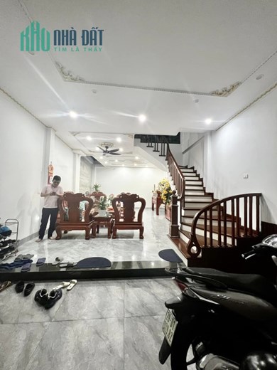 KIM NGƯU -CHÍNH CHỦ - Ô TÔ ĐỖ CỬA - 10M RA PHỐ - KINH DOANH ONLINE - VĂN PHÒNG