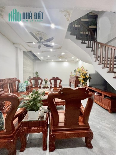 KIM NGƯU -CHÍNH CHỦ - Ô TÔ ĐỖ CỬA - 10M RA PHỐ - KINH DOANH ONLINE - VĂN PHÒNG