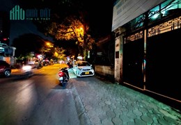 NHÀ PHÂN LÔ - TRUNG TÂM CẦU GIẤY -  Ô TÔ TRÁNH - 2 THOÁNG - 50M RA PHỐ - KHU VÍP - SỔ VUÔNG - KD -