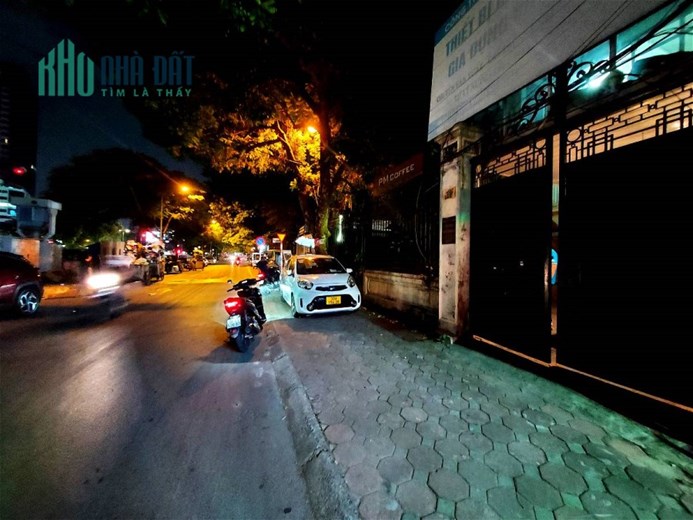 NHÀ PHÂN LÔ - TRUNG TÂM CẦU GIẤY -  Ô TÔ TRÁNH - 2 THOÁNG - 50M RA PHỐ - KHU VÍP - SỔ VUÔNG - KD -