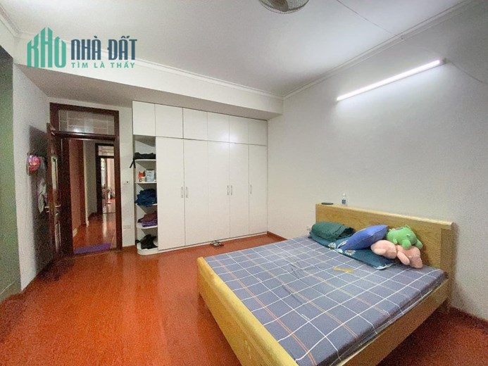 Nhà đẹp còn sót lại phố Khâm Thiên, căn góc 3 thoáng, nhà đẹp, 45m, nhỉnh 3 tỷ