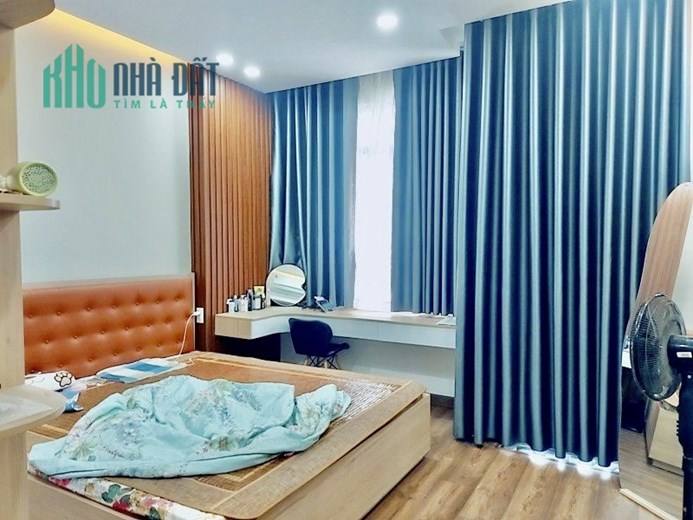 Bán Biệt Thự HXH 4Mx18M 5Tầng đường Tân Hương quận Tân Phú nhỉnh 11TỶ