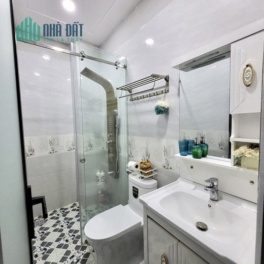 Bán nhà 4M/4.6Mx13M 5Tầng Phường 15 quận Tân Bình nhỉnh 6TỶ
