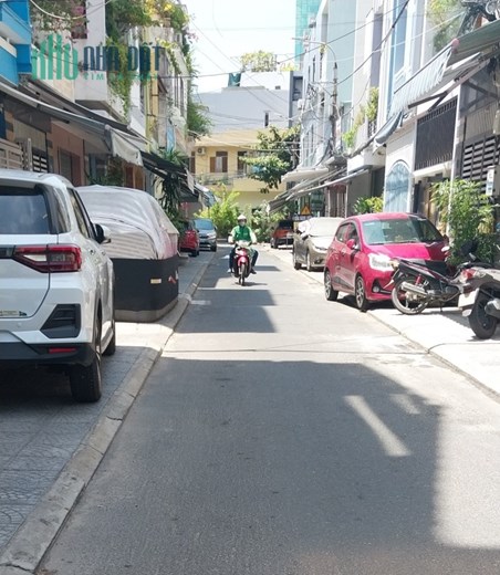 .Đất kiệt Nhựa 3.5m lề 2.5m Đỗ Quang, 45m2, 3.35 tỷ.