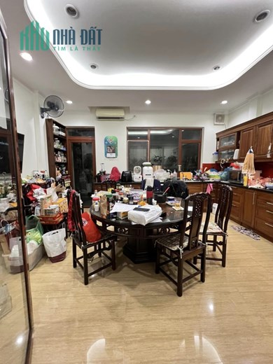 Bán nhà 63m2 Mặt phố Yên Hoa, Mặt Hồ Tây Gara Ô tô Thang máy XỊN Kinh doanh tốt 22.3 Tỷ
