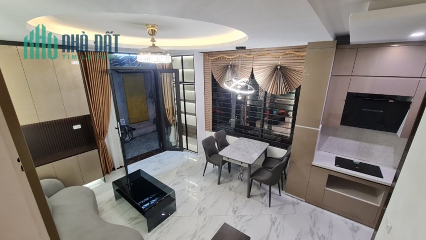 Nhà Ngọc Thuỵ, 5 tầng full nội thất, dt 30m, giá hơn 3 tỷ