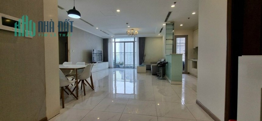 Bán CHCC Vinhomes Central Park Bình Thạnh, 81m2 tặng nội thất 1.32 tỷ. Lh:0817918117