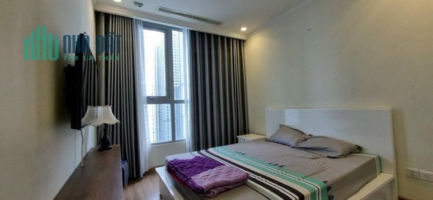 Bán CHCC Vinhomes Central Park Bình Thạnh, 81m2 tặng nội thất 1.32 tỷ. Lh:0817918117