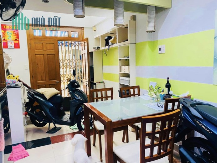 GIÁP QUẬN 1 - HXH NGUYỄN VĂN CỪ - VỊ TRÍ ĐỈNH - KHU HIẾM NHÀ BÁN - GẦN MẶT TIỀN - 4 TẦNG BTCT - CHỈ