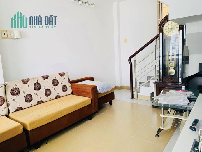 GIÁP QUẬN 1 - HXH NGUYỄN VĂN CỪ - VỊ TRÍ ĐỈNH - KHU HIẾM NHÀ BÁN - GẦN MẶT TIỀN - 4 TẦNG BTCT - CHỈ