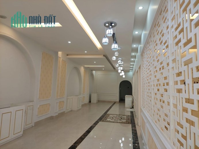 Bán nhà 62m2 Mặt phố Yên Hoa, Mặt Hồ Tây Gara Ô tô phi Thang máy Nhập Kinh doanh đỉnh cao 22.2 Tỷ