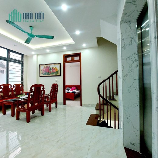 Bán nhà 61m2 Mặt phố Yên Hoa, Mặt Hồ Tây Gara Ô tô đua Thang máy Kinh doanh siêu đỉnh 22.3 Tỷ