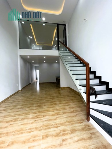 Cho thuê nhà 1T1L 2pn 94m2 mặt tiền đường 7 Linh Tây