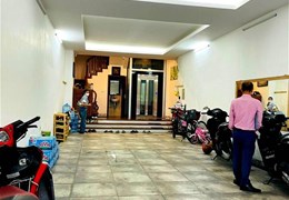BÁN NHÀ MẶT PHỐ QUẬN CẦU GIẤY, MT TO, THANG MÁY, VỈA HÈ, Ô TÔ TRÁNH, KINH DOANH ĐỈNH.