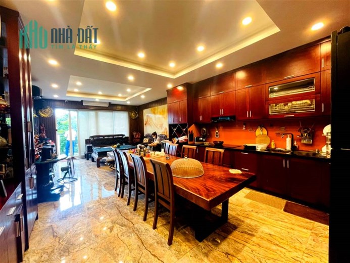 BÁN NHÀ MẶT PHỐ QUẬN CẦU GIẤY, MT TO, THANG MÁY, VỈA HÈ, Ô TÔ TRÁNH, KINH DOANH ĐỈNH.