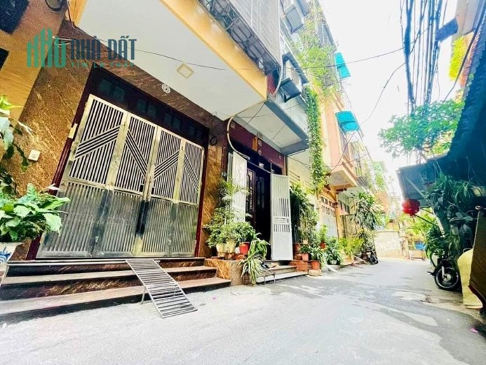 Bán nhà phân lô Phạm Ngọc Thạch, Đống Đa, oto đỗ cửa, kinh doanh, sát mặt phố, DT 170m2, 6tỉ