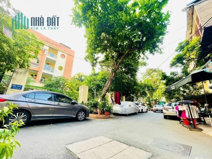 Bán nhà phân lô Phạm Ngọc Thạch, Đống Đa, oto đỗ cửa, kinh doanh, sát mặt phố, DT 170m2, 6tỉ