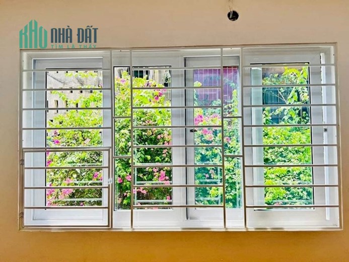 Bán nhà phân lô Phạm Ngọc Thạch, Đống Đa, oto đỗ cửa, kinh doanh, sát mặt phố, DT 170m2, 6tỉ