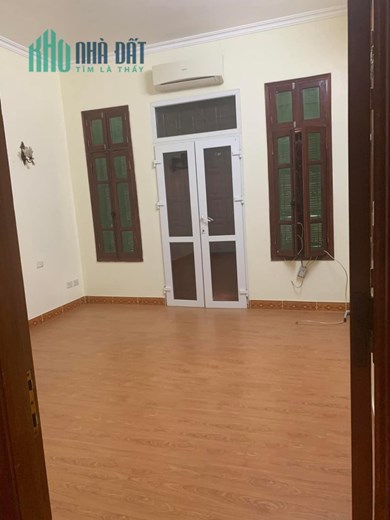 Cho thuê nhà nguyên căn  tại Âu Cơ Tây Hồ  80m2 4 ngủ 3WC