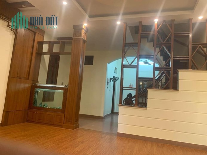Cho thuê nhà nguyên căn  tại Âu Cơ Tây Hồ  80m2 4 ngủ 3WC