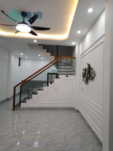 NHÀ MẶT NGÕ TẠI ÂU CƠ. NHÀ ĐẸP, THIẾT KẾ SANG XỊN MỊN CÓ GIÁ 5,1 TỶ.