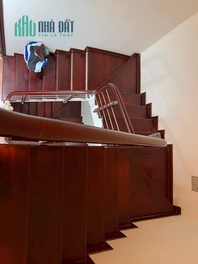 Giáp Bát, Hoàng Mai, nhà ở ngay, sát phố, lô góc, 45m2, 5T giá chỉ 4,5 tỉ