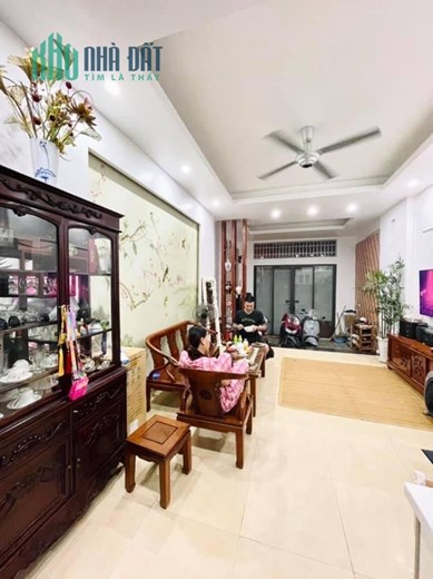 NHÀ HÀO NAM NHỈNH 3 TỶ CÓ NGAY NHÀ 5 TẦNG NGÕ BA GÁC