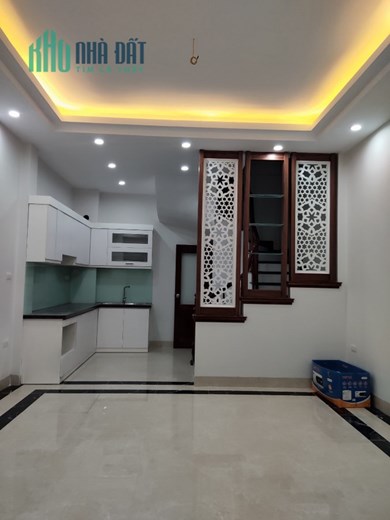 Chính chủ cần bán nhà Cự Lộc,Quan Nhân 35 m2 x 5 t mới  ô tô cách 40m giá nhỉnh 4 tỷ