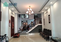 Tôi cần bán ngôi nhà 4 tầng đường văn cận ngay TT Đà Nẵng