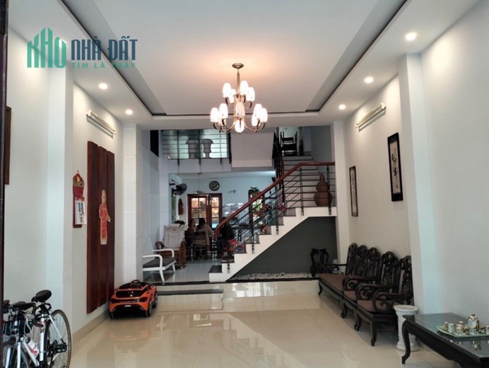 Tôi cần bán ngôi nhà 4 tầng đường văn cận ngay TT Đà Nẵng