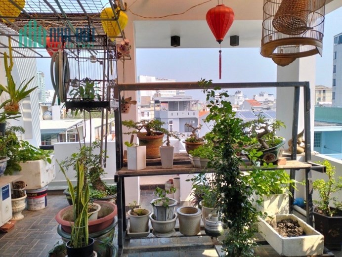 Tôi cần bán ngôi nhà 4 tầng đường văn cận ngay TT Đà Nẵng