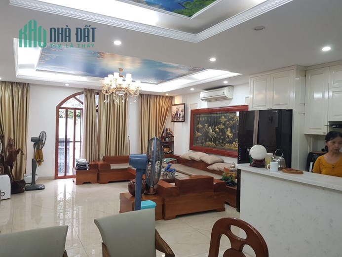 PHÁO ĐÀI LÁNG MẶT PHỐ KINH DOANH VỈA HÈ RỘNG