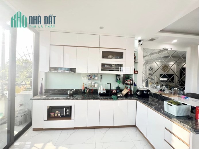 BÁN NHÀ ĐÔNG TÁC 3 MẶT THOÁNG 20M RA PHỐ