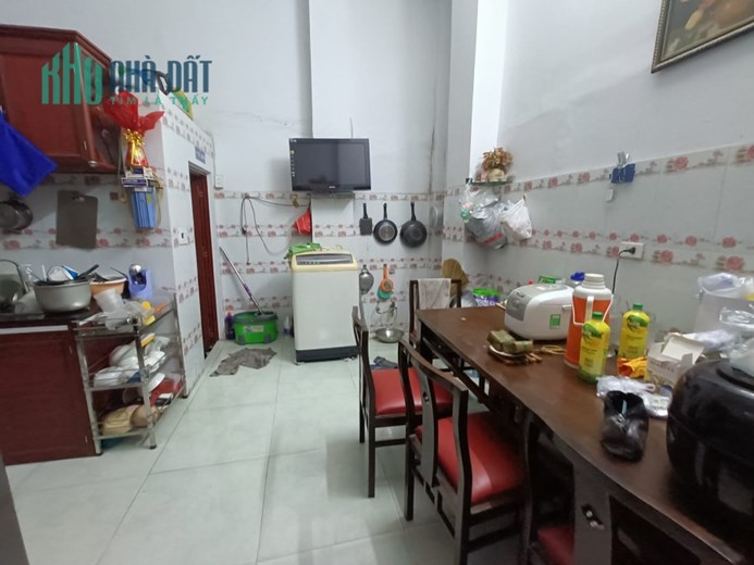Bán nhà Lê Văn Quới hẻm 8m, 4PN, 3WC, 4 tầng 5.2x14, chỉ 8,5 tỷTL.