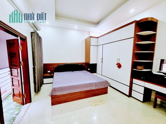 Bán nhà phố Thái Thịnh, ngõ nông, gần tô tô, nhà đẹp long lanh, 45m, 4.55 tỷ