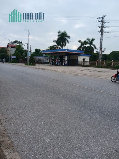 ( CHÍNH CHỦ) bán đất tặng nhà  3 tầng mới đẹp, trước mặt có ki ốt kinh doanh mặt đường QL3 thuộc TP