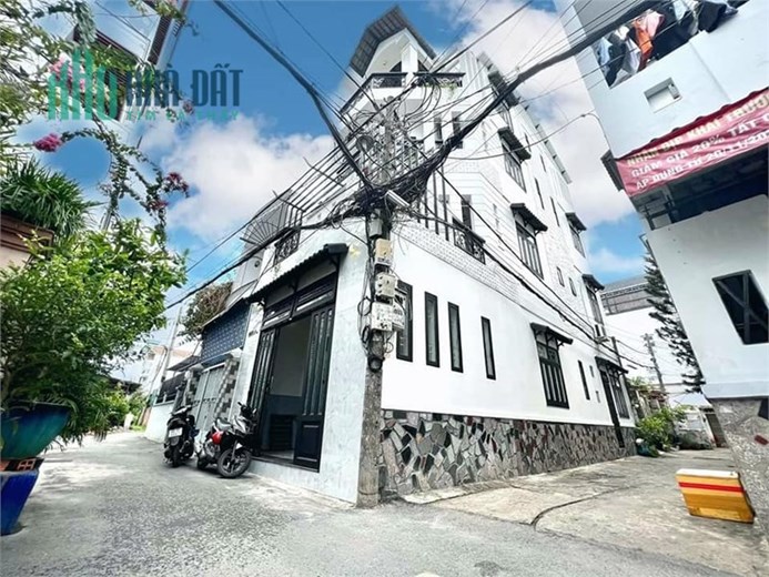 Lô góc, Đường Số 8, Phường 11, Gò Vấp – HXH, 4.5x15m, 4 tầng, 7.9 tỷ