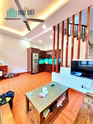 BÁN GẤP NHÀ DÂN XÂY-1M RA VỈA HÈ Ô TÔ TRÁNH-CỔ NHUẾ-HƠN 3 TỶ