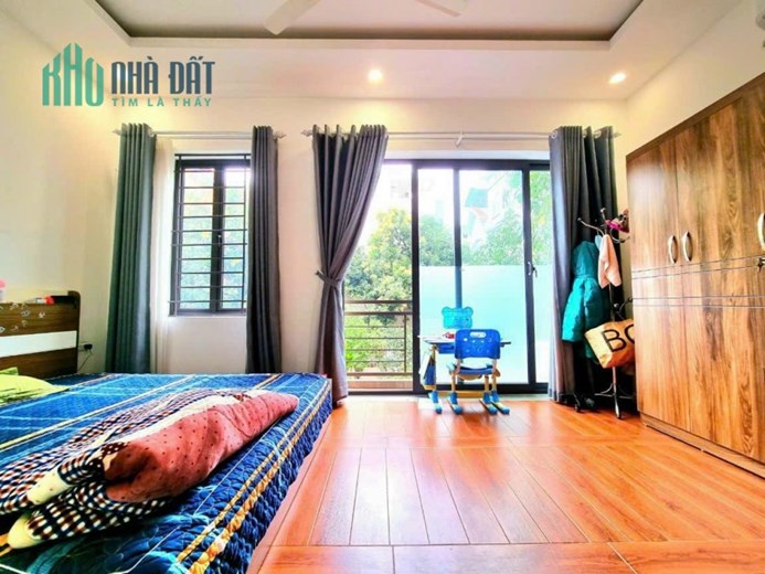BÁN GẤP NHÀ DÂN XÂY-1M RA VỈA HÈ Ô TÔ TRÁNH-CỔ NHUẾ-HƠN 3 TỶ