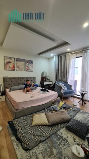 Lý Nam Đế - Mặt tiền 10m, căn góc 3 thoáng nội thất Châu Âu, thang máy Italia, 28 tỷ chủ thiện chí