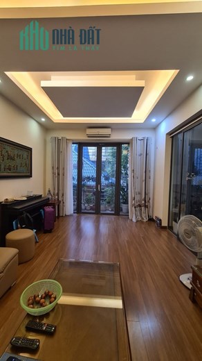 Lý Nam Đế - Mặt tiền 10m, căn góc 3 thoáng nội thất Châu Âu, thang máy Italia, 28 tỷ chủ thiện chí
