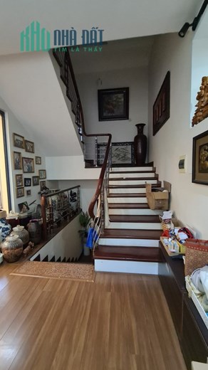 Lý Nam Đế - Mặt tiền 10m, căn góc 3 thoáng nội thất Châu Âu, thang máy Italia, 28 tỷ chủ thiện chí