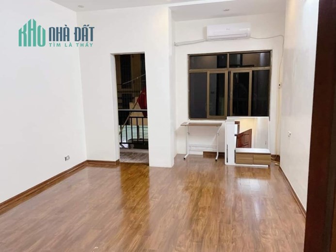 Bán nhà Trần Phú, Hà Đông, 33m2, 4 tầng, 4,05 m mặt tiền, giá nhỉnh hơn 5 tỷ,