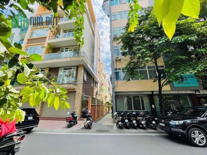 ( GIẢM NHANH 3 TỶ) BÁN GẤP Nhà phố Hoàng Cầu 65m2, 7T thang máy, hè 2m, 3 oto tránh.
