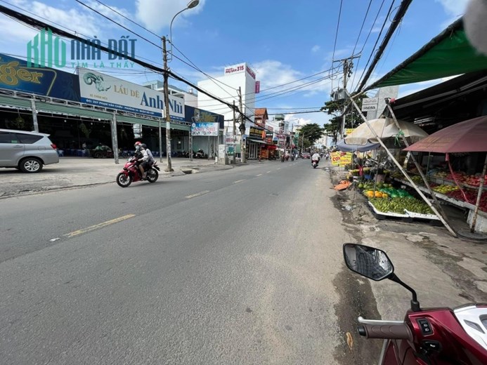 Bán nhà Mặt tiền Phạm Văn Chiêu, ngay Chợ Thạch Đà, DT: 4/6.5x24m, Cấp 4, giá 12.6 tỷ.