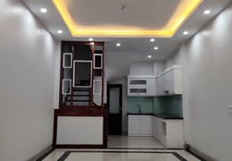 Chính chủ cần bán nhà181 Quân Nhân,Cự Lộc, dt 35 m2 x 5 t  ô tô cách 40m giá 4 tỷ