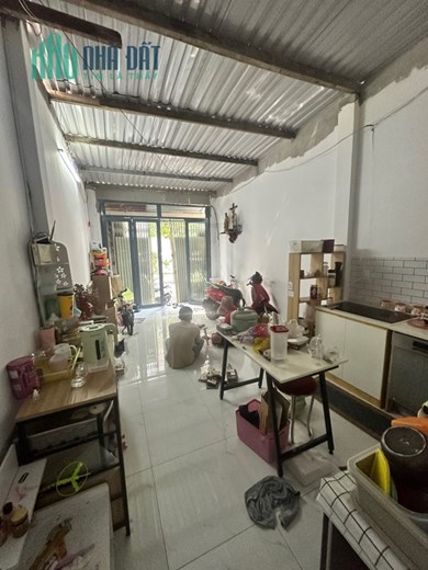 Bán nhà MẶT TIỀN Đường 10M + Vỉa Hè, Phường Tân Sơn Nhì, Quận Tân Phú, 90m2 (7.5x12)