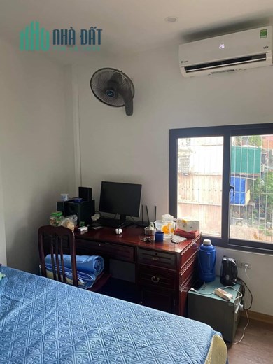 Bán nhà Dịch Vọng 63m- 20m ra phố- MT 5.2m- chỉ 4 TỶ 9.